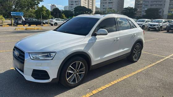 AUDI Q3 2.0 TFSI AMBIENTE QUATTRO 4P GASOLINA S TRONIC